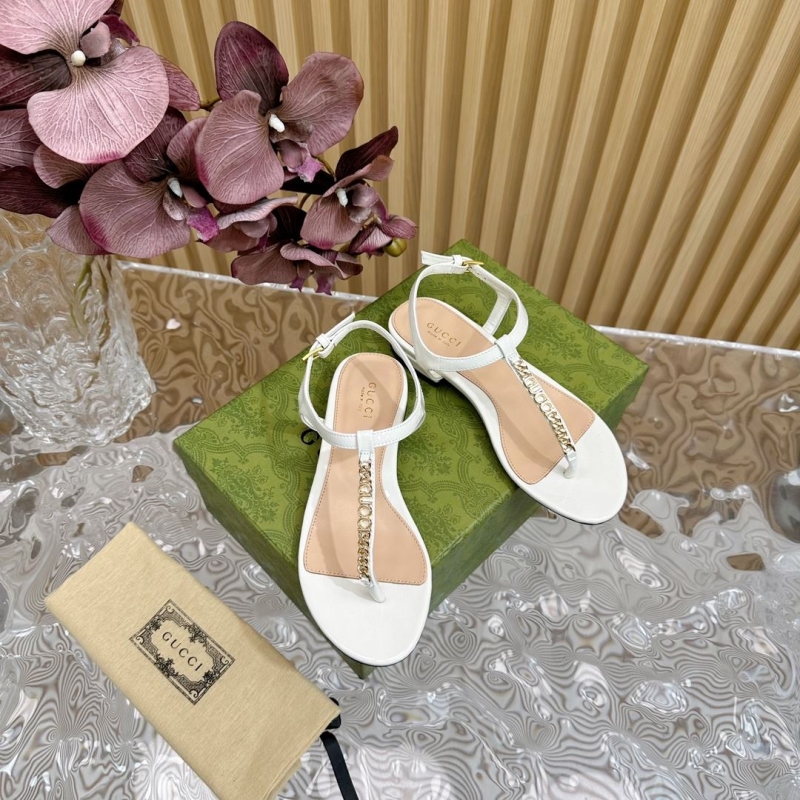 G*u*i sandals